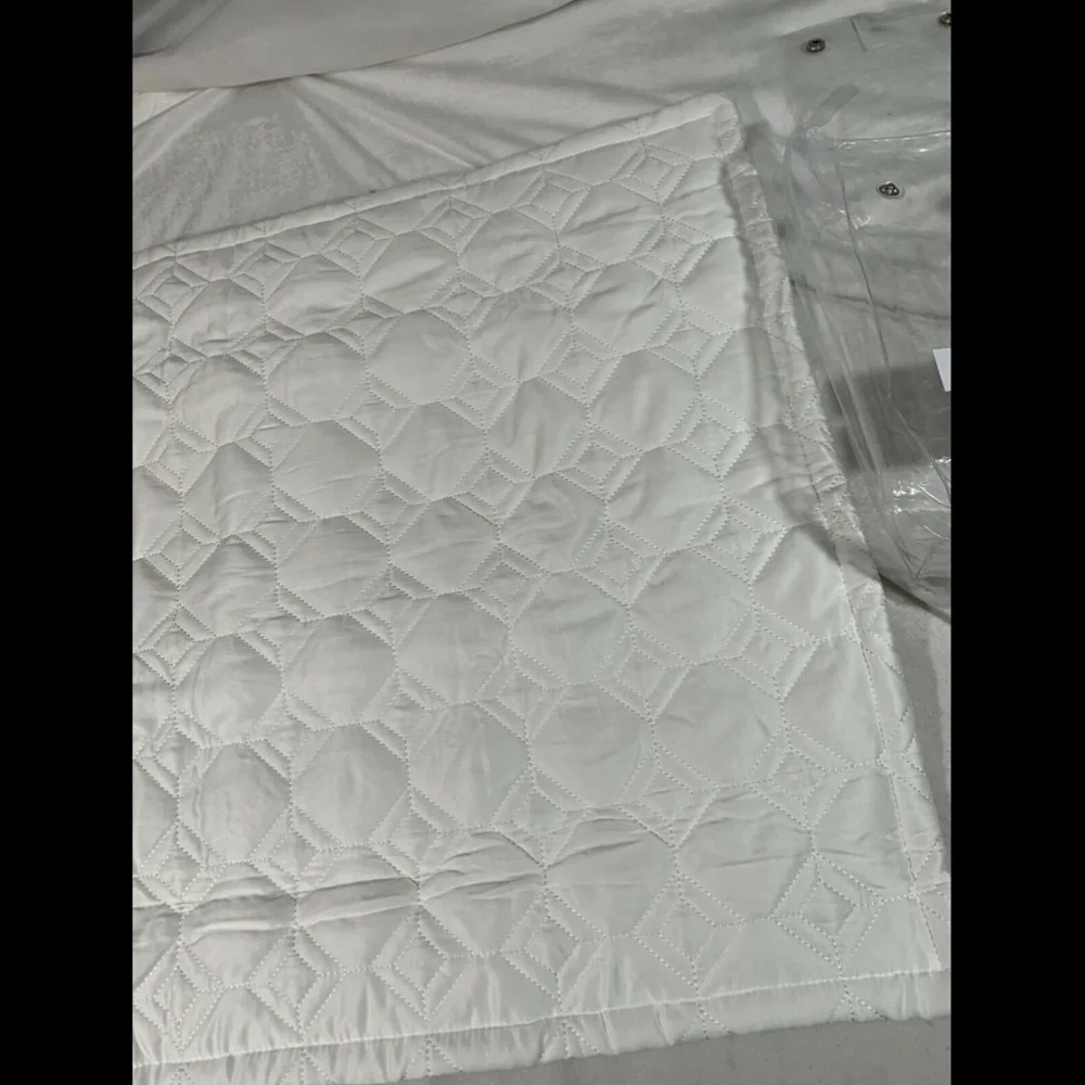 NEW Hotel Collection Alabastar Quilted (1) Standard Sham‎ Pillow